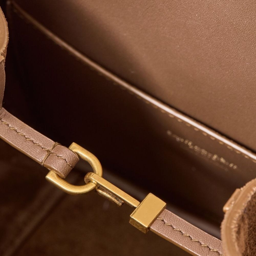 YSL Le 5 a 7 Baby Bea Cognac in Suede - immagine 8