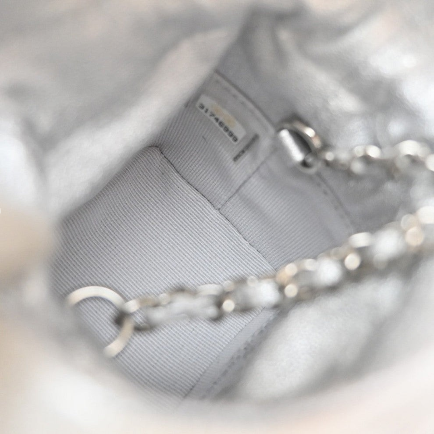 Chanel Mini Bucket Bag Argento Metallizzato - immagine 10